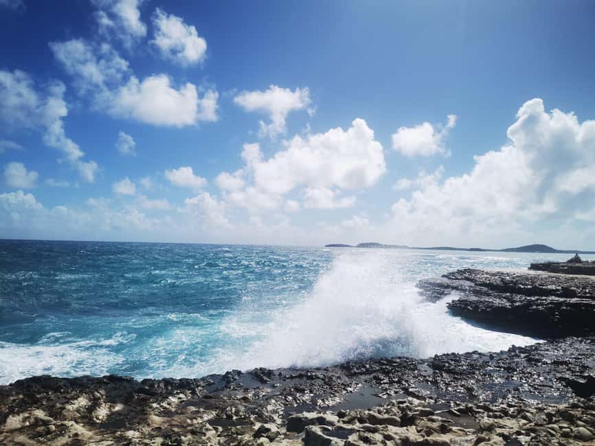 Famous Island Tour - Devil’s Bridge and the force of the Atlantic