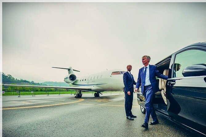 Private Round Trip Transfer From Antigua Airport to St. James's Club & Villas - Finding the representative at V.C. Bird International Airport