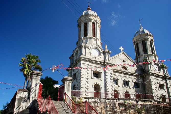 Shore Excursion: City of St John's Sightseeing Tour - The vegetable market shows everyday Antigua