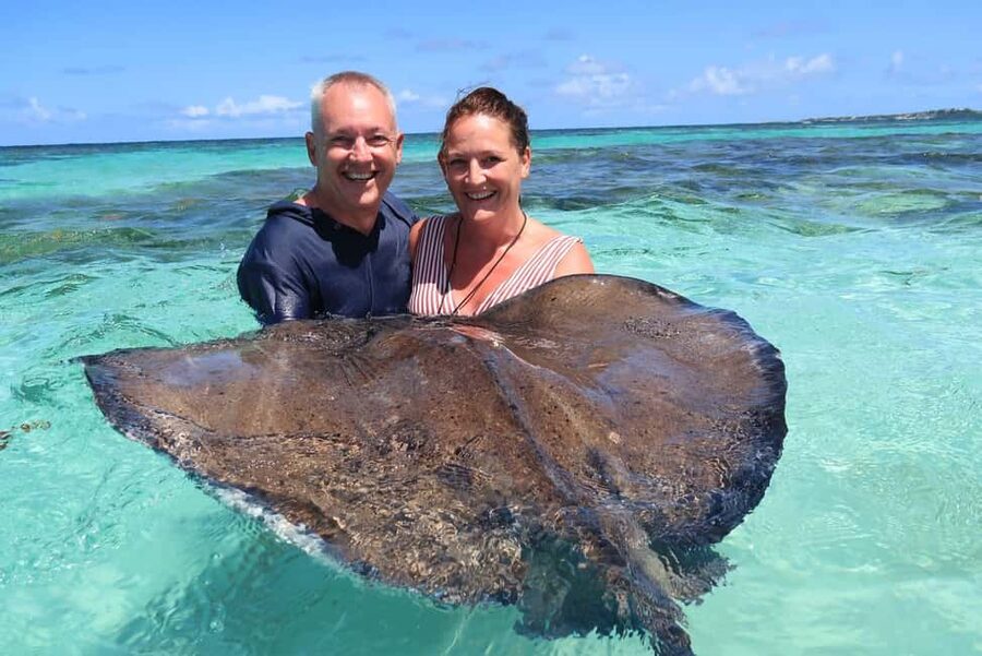 St. John's; Combo Laviscount Island & Swimming with Stingray - The basic shape of this Antigua day out